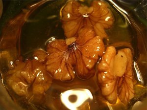 Как сделать грецкие орехи с медом как лекарство